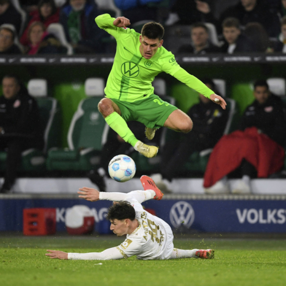 "Vukovi" preokrenuli Majnc u 94', remi Frajburga i Hofenhajma VIDEO