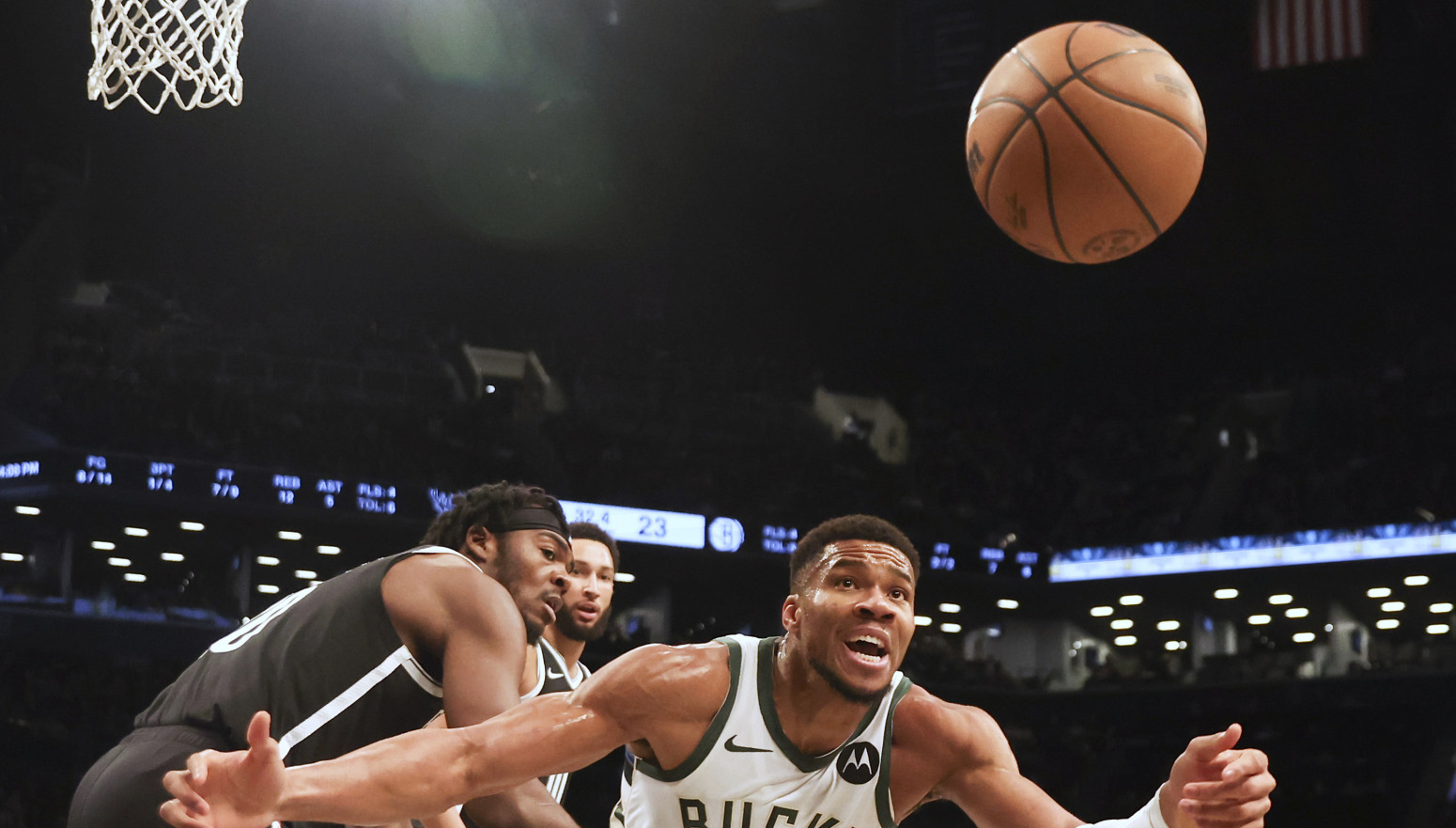 Bruklinu malo 34 poena Šrudera – "brutalni" Janis vodio Milvoki do pobede