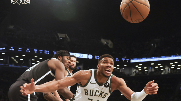 Bruklinu malo 34 poena Šrudera – "brutalni" Janis vodio Milvoki do pobede