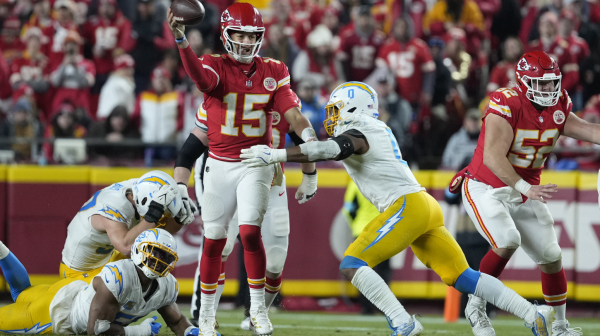 Mahomsovi Čifsi vladaju kao Brejdijevi Petriotsi – epski meč Alena u porazu VIDEO