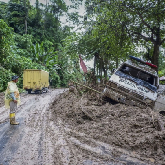 Katastrofa na Javi: Najmanje 10 poginulih u klizištima i poplavama VIDEO