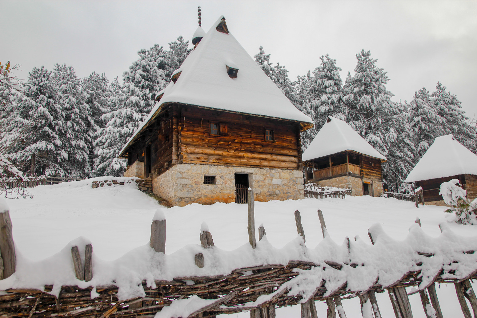 Zlatibor skoro pun za Novu godinu: Evo kako se kreću cene na najpopularnijoj planini VIDEO