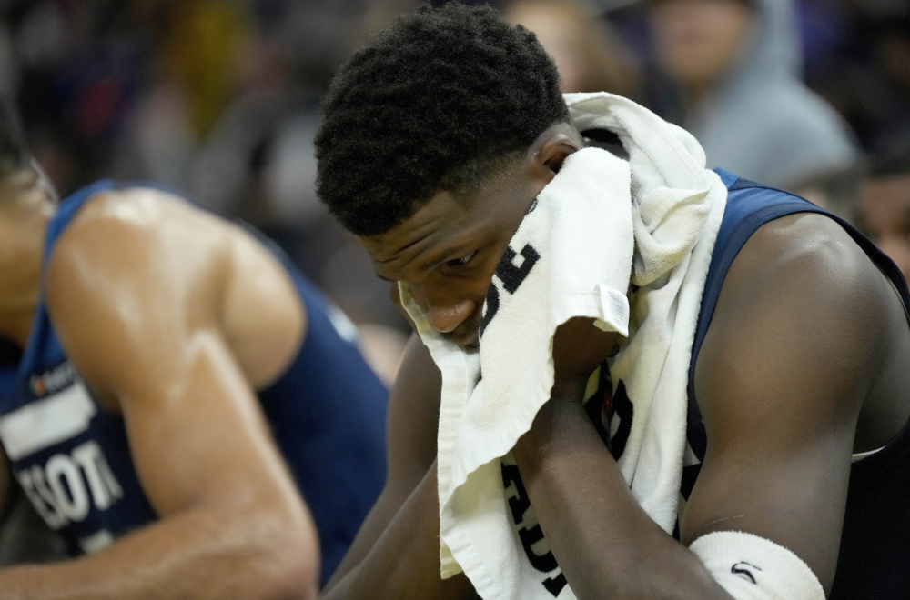 Edvards novčano kažnjen zbog vulgarnog rečnika