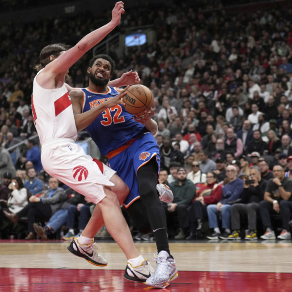 Hladnokrvnom trojkom srušio Rajakovićev Toronto VIDEO