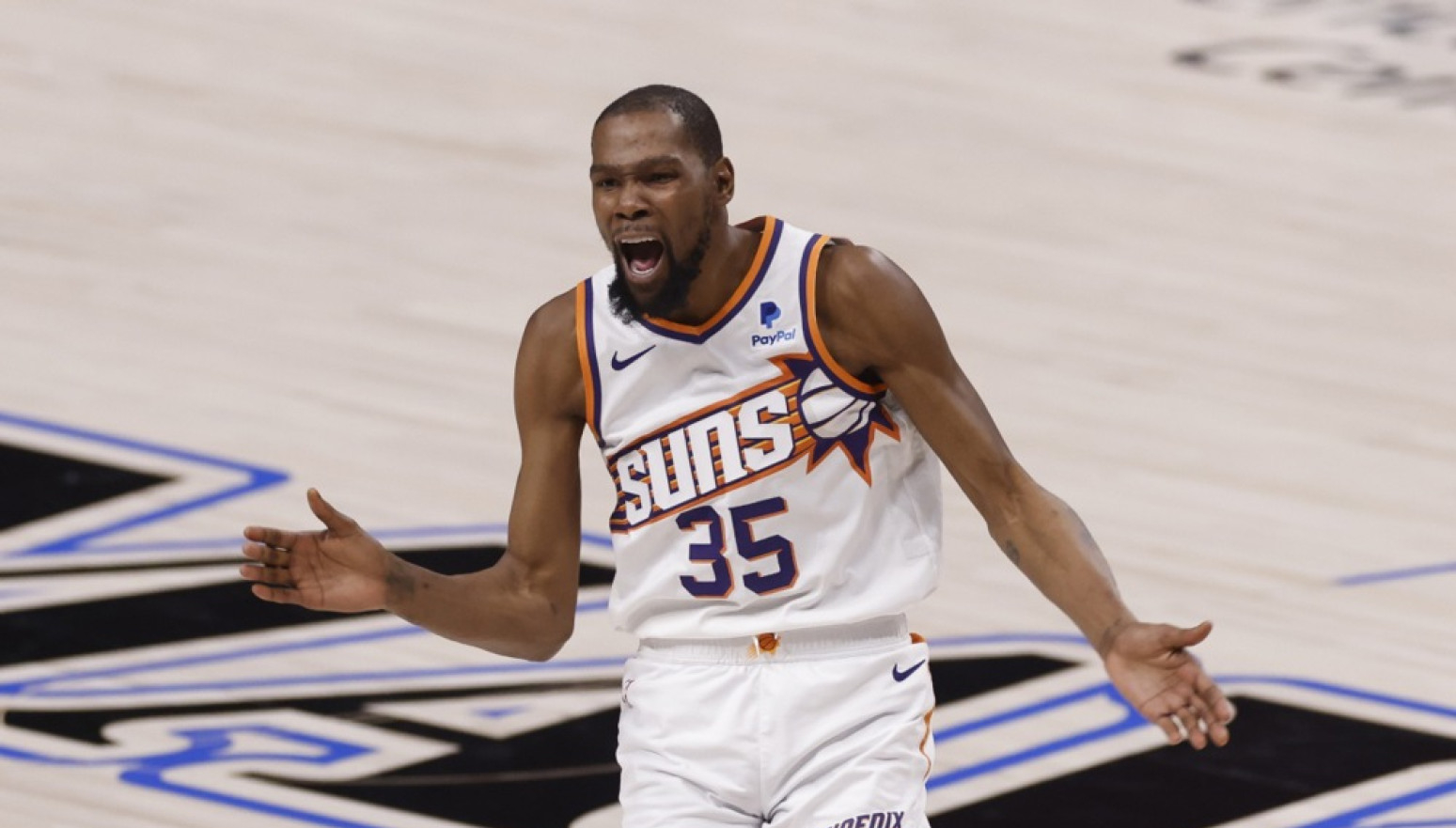 Durent se (opet) vraća