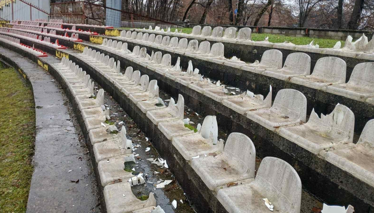 Epilog bruke u Čačku: Smederevci polomili 168 stolica FOTO