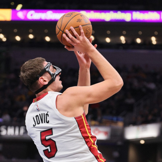 Jović se vratio i dominirao protiv Rajakovića – Majami na +10, Nikola +25 VIDEO