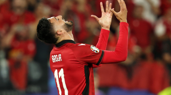 Albancima bitnija Letonija od Srbije