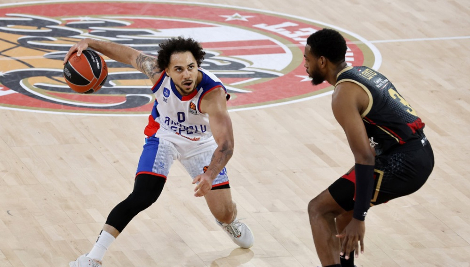 Vraća se Larkin – igra protiv Zvezde i Partizana