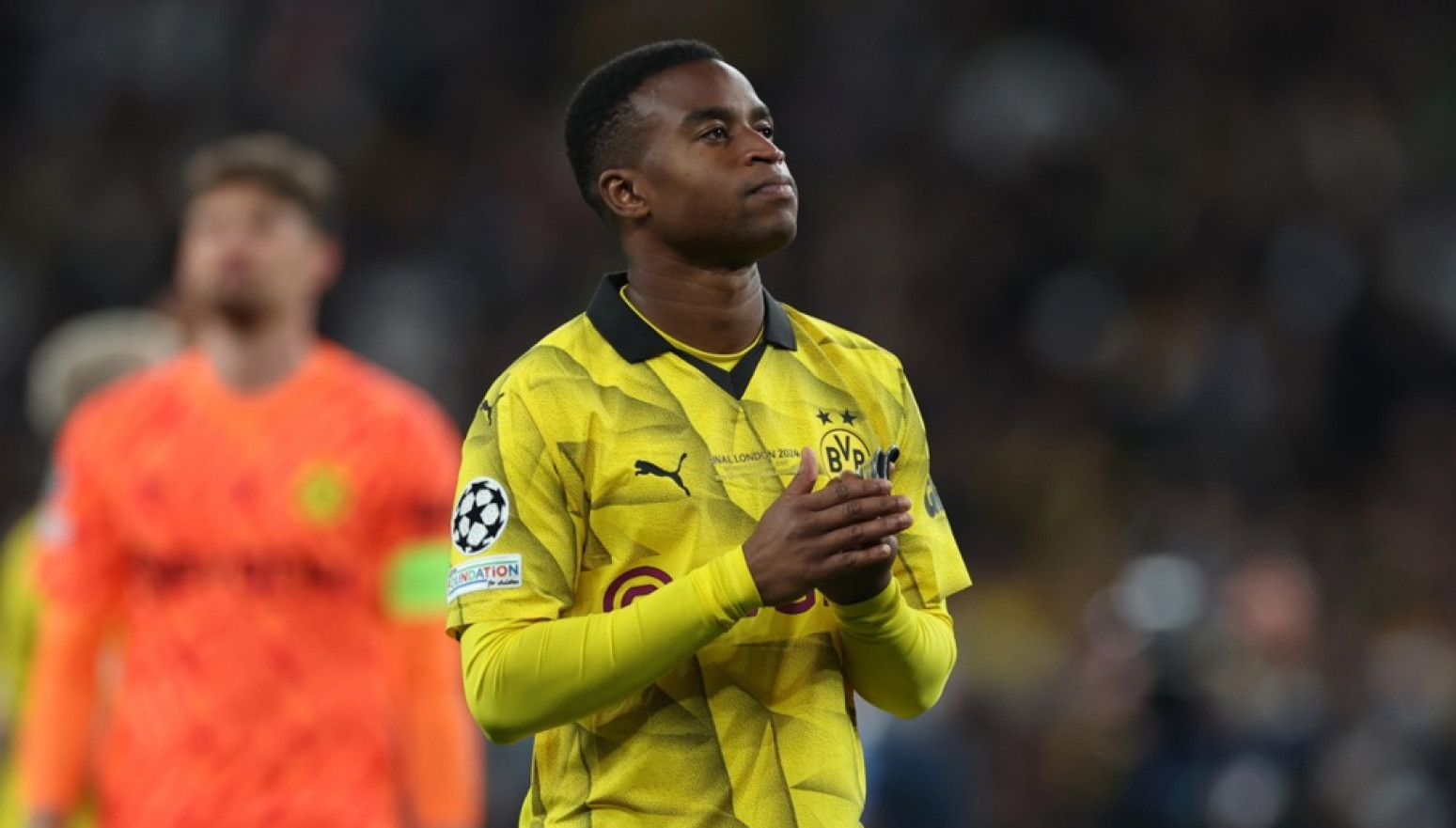 Novi fudbalski skandal – napadaču Dortmunda lažirane godine!