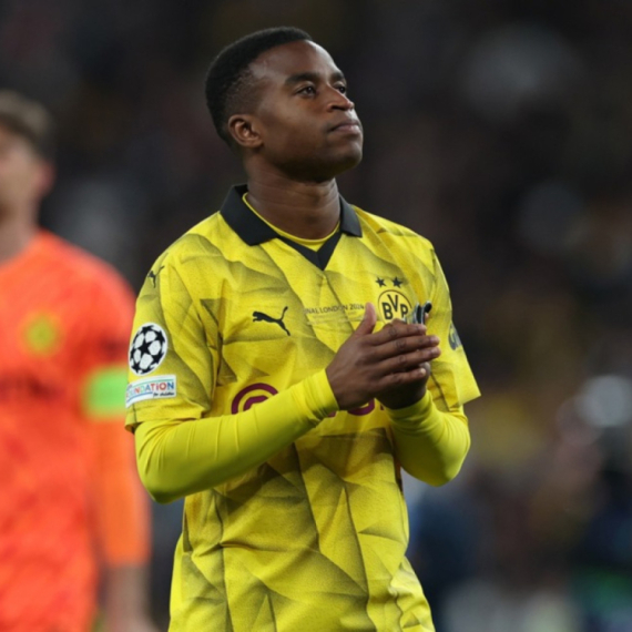 Novi fudbalski skandal – napadaču Dortmunda lažirane godine!