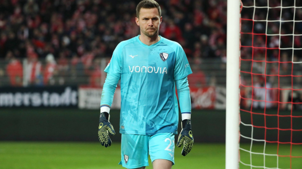 Skandal u Nemačkoj – golman pogođen upaljačem u glavu, epilog bizaran! FOTO/VIDEO