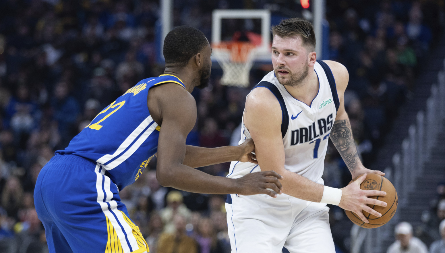 Nestvaran tripl-dabl Dončića u istorijskom meču Dalasa i Golden Stejta VIDEO