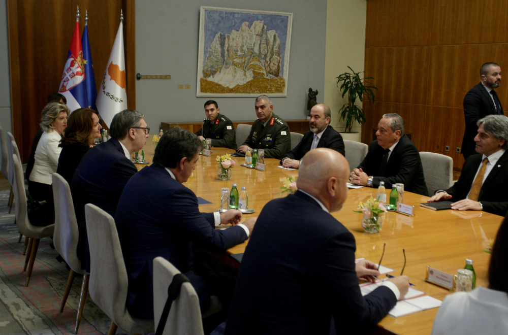 Vučić se sastao s ministrom odbrane Kipra: Zahvalnost zbog principijelnog stava o tzv. Kosovu FOTO