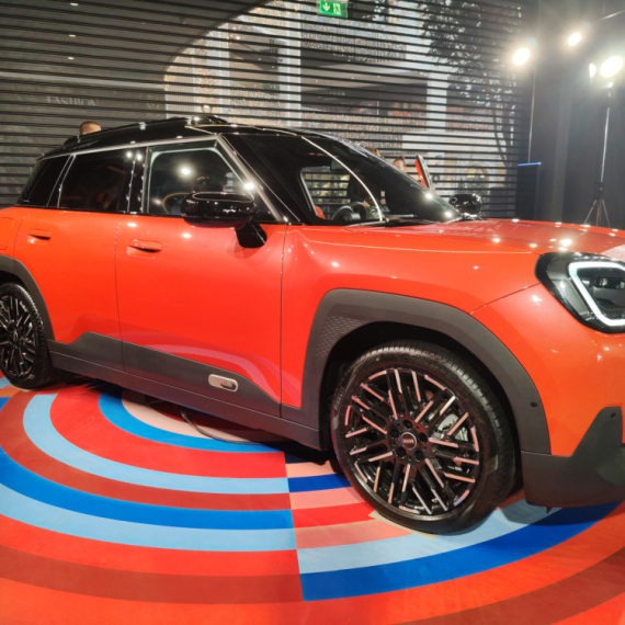 Novi as je u gradu: Srpska premijera Mini Aceman modela! FOTO