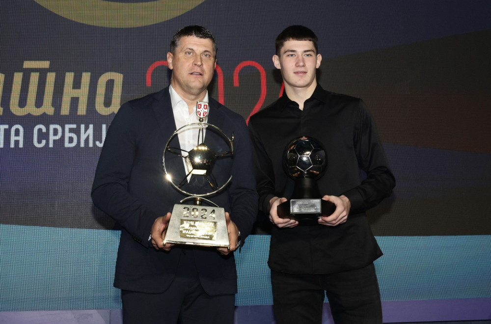 Maksimović: "Lepše je kad sa pobedom i osmehom dođeš na dodelu" VIDEO