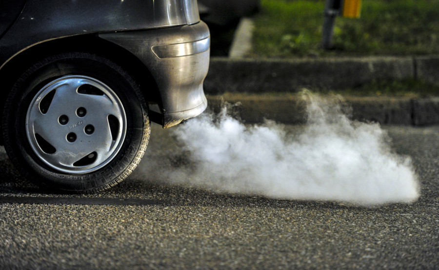 Ide dim iz auspuha? Evo šta to može da znači