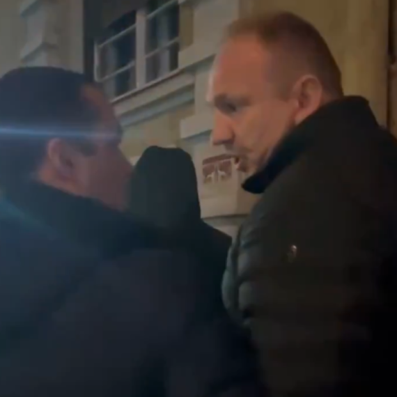 Đilas fizički napao mlade; Petrović: Bio je to krvnički obračun VIDEO