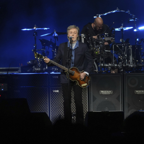 Bitlsi ponovo na sceni: Publika u potpunom transu FOTO/VIDEO