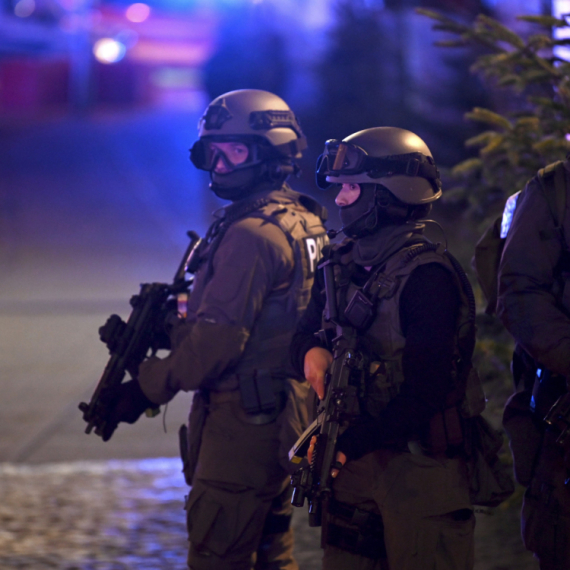 Poznat identitet napadača na pijaci: 400 metara gazio ljude; Izdato upozorenje, oglasio se Šolc