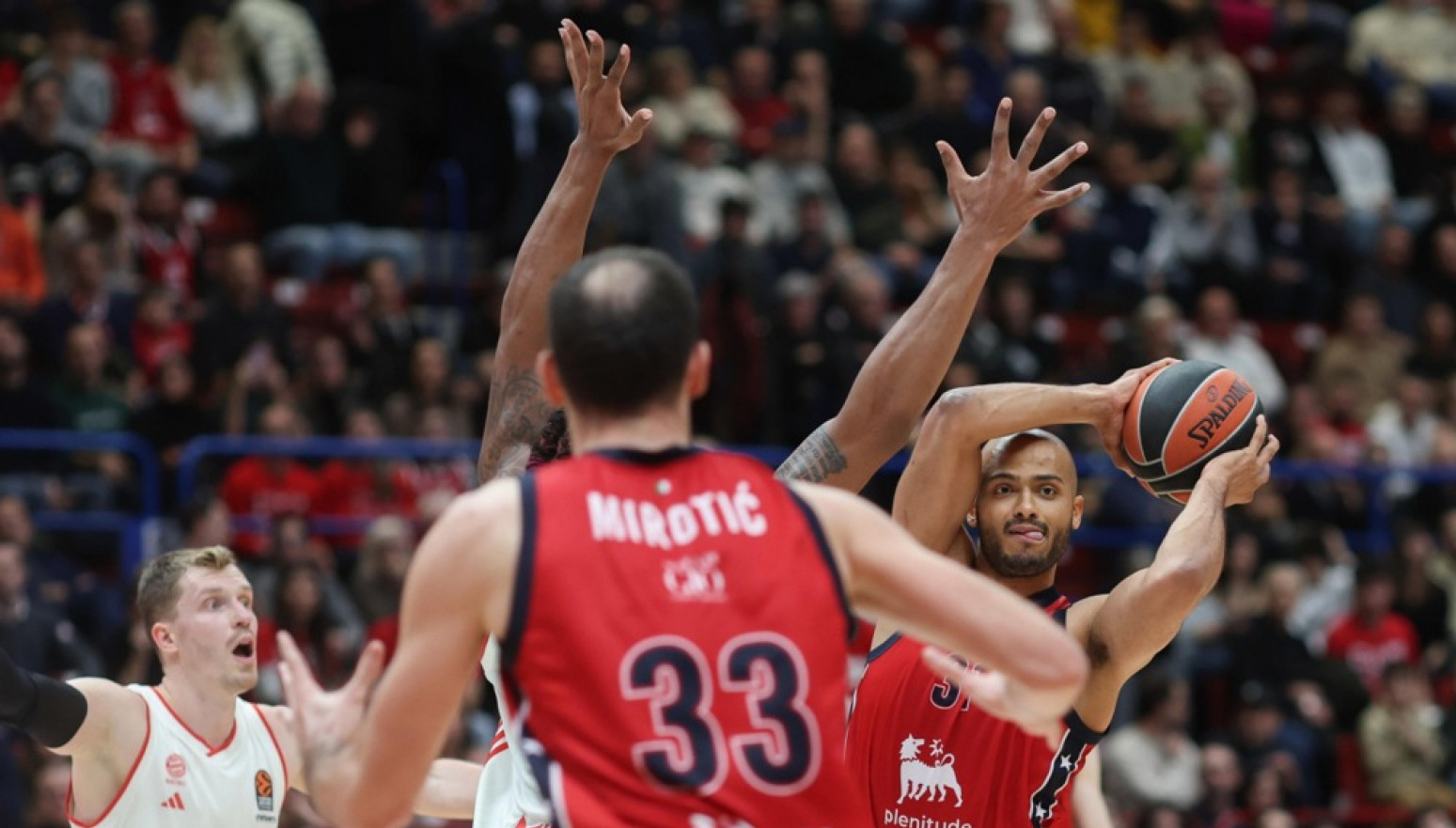 Uzalud Mirotić i Ledej: Šilds promašio pobedu – Bajern "šokirao" Olimpiju u Milanu!