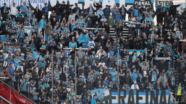 Fudbalerke Rivera napale sakupljača lopti – šest crvenih kartona i prekid meča VIDEO