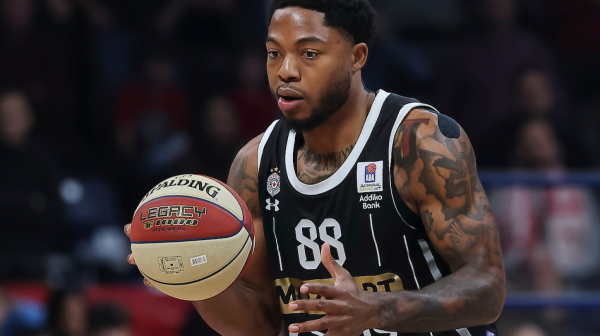 Tajrik Džons "pokidao" obruč i stavio na poster Gedraitisa VIDEO