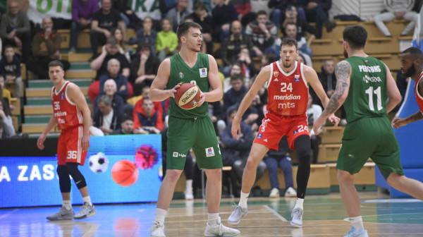 Strašne slike iz Slovenije – poplavljena dvorana Krke FOTO