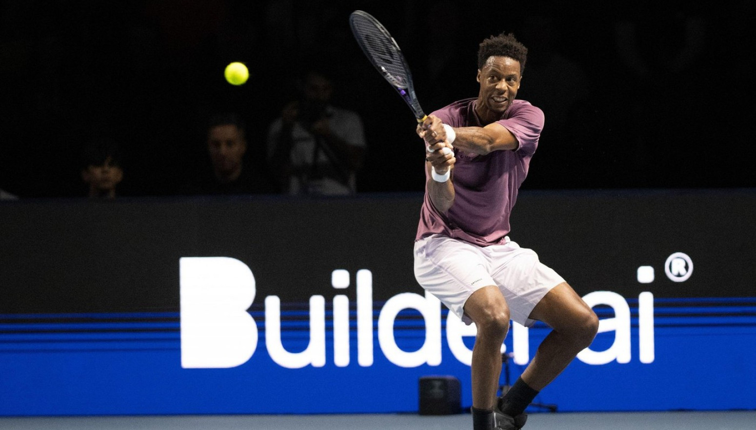 Monfis preživeo, čeka najboljeg