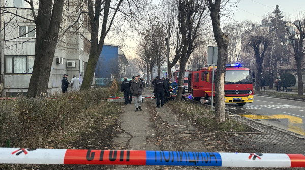 Drama na Vračaru: Auto propao u garažni lift: Četvoro zarobljeno, među njima i deca FOTO