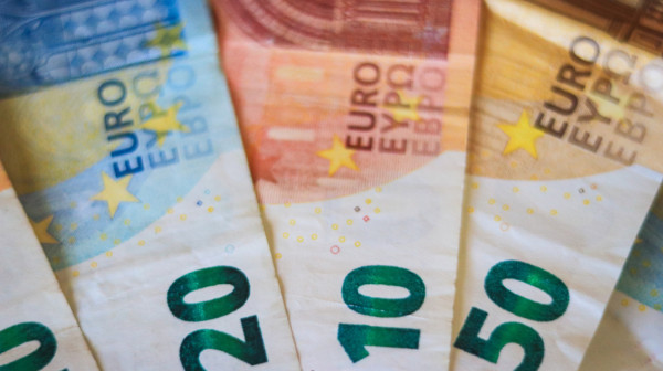 Šta se dešava sa platama u Evropi?