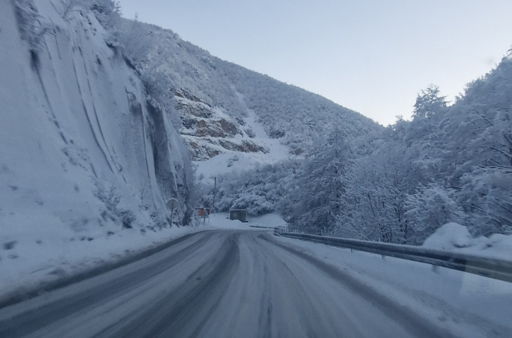 Sneg "kad mu vreme nije", a zimske gume u podrumu