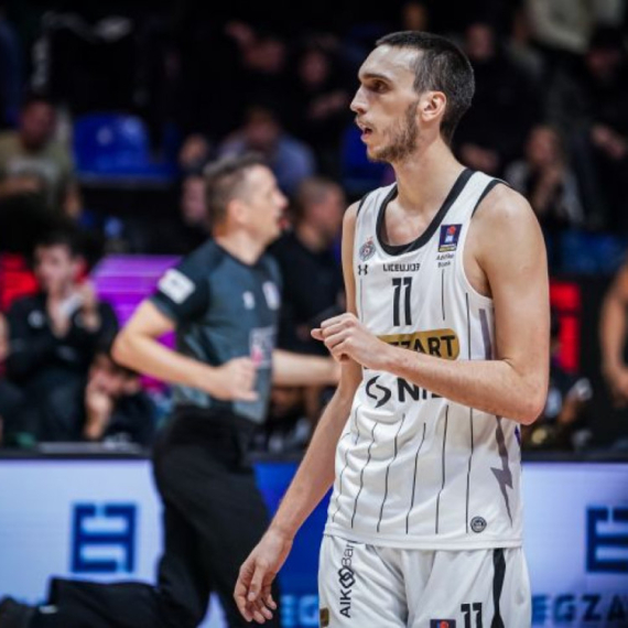 Produžeci, drama i "ludnica" na Badnji dan: Pokuševski heroj, Partizan jedva srušio Megu VIDEO