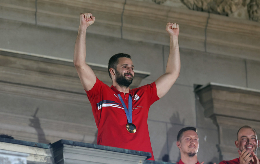 Ćukova olimpijska pesma: Prvi put sam plakao, pa vrištao na krugu oko Trijumfalne kapije