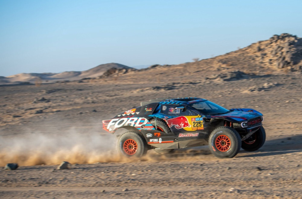 Karlos Sajns se povukao sa relija Dakar