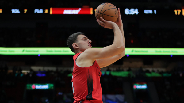 Jović dvocifren i poražen na Božić – Majami pao posle dva produžetka VIDEO