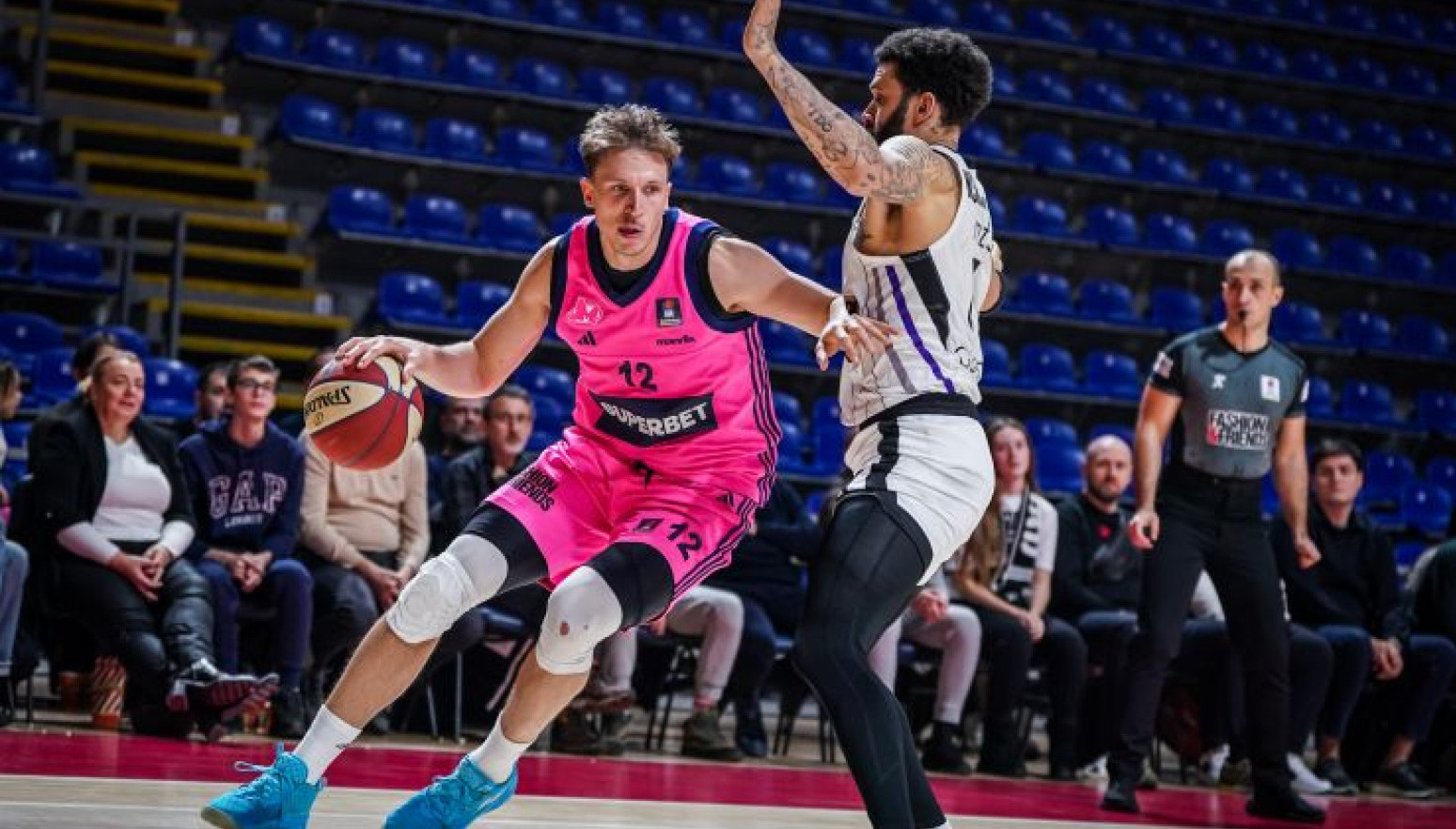 Umalo srušio Partizan, pa napustio klub posle mesec dana