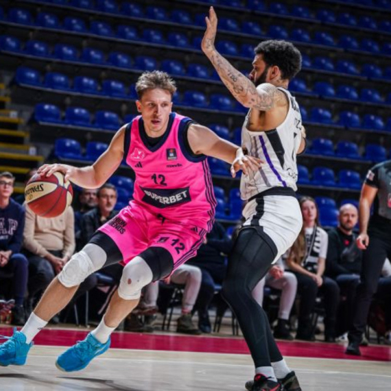 Umalo srušio Partizan, pa napustio klub posle mesec dana