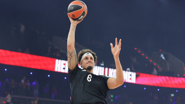 Pariz otpustio centra pred duel sa Zvezdom