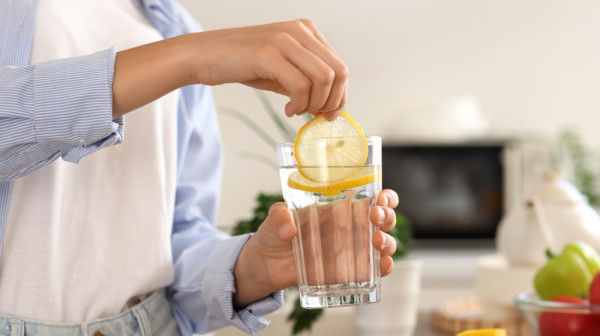 Ova tri jutarnja napitka najbolja su za regulaciju probave