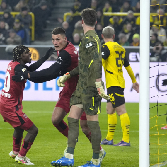 Lud derbi na "Vestfalenu" – četiri gola za 19 minuta i pobeda šampiona!