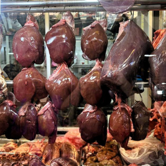 Ministarstvo uklonilo stotine kilograma nebezbedne hrane sa pijaca