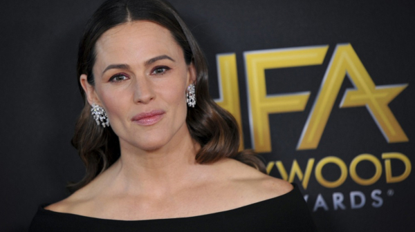 Dženifer Garner kolegi odgrizla pola uveta: "Rekao mi je da se borim za život" VIDEO