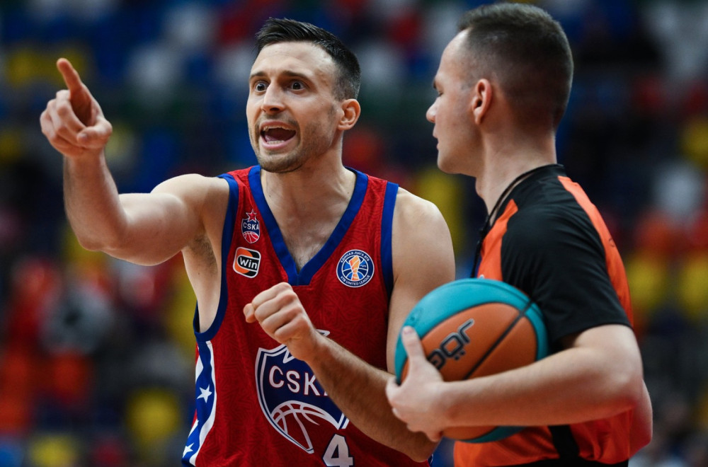 Avramović šmekerskim gestom sprečio skandal, pa promašio šut za pobedu VIDEO