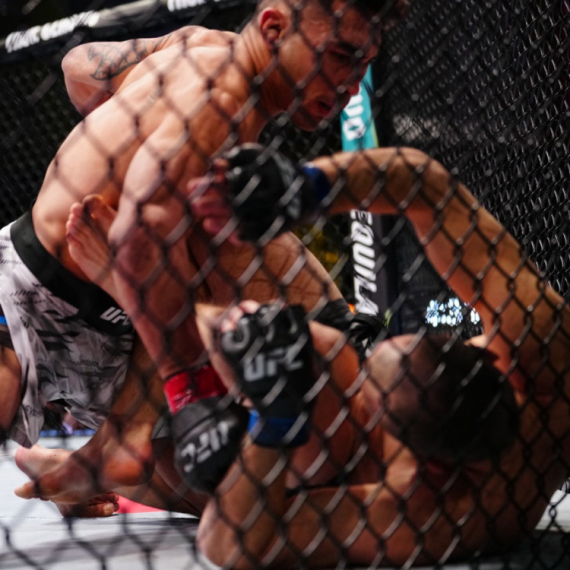 Medić nokautiran posle samo 30 sekundi VIDEO