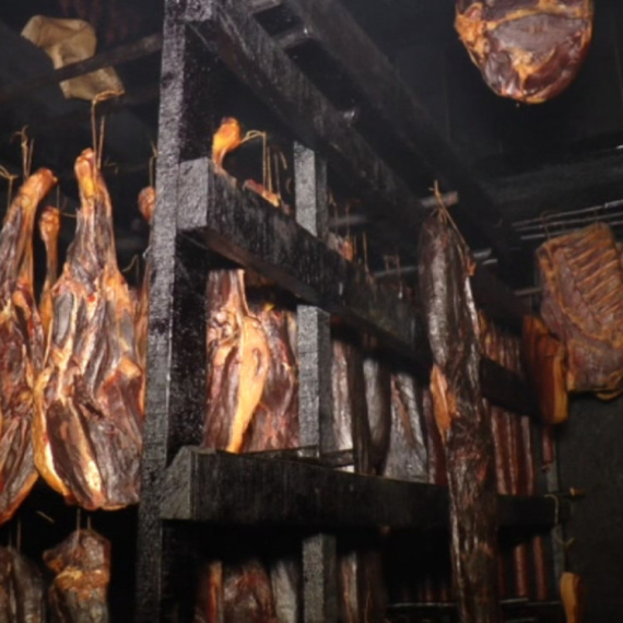 Ovo selo je prestonica suhomesnatih proizvoda FOTO