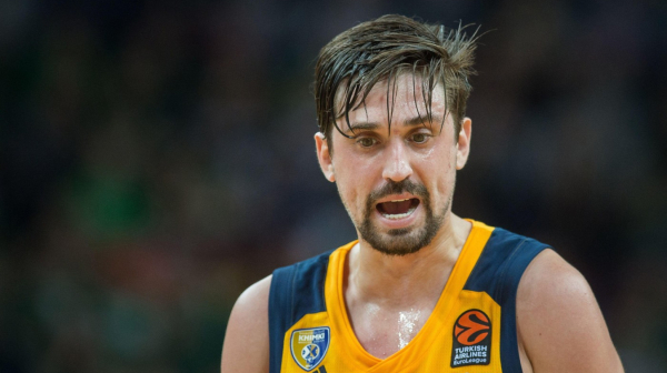 Šved rešio ruski derbi u poslednjim sekundama