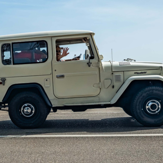 Zanimljiva fizika: Šta je aerodinamičnije – vekna hleba ili stari Toyotin terenac? VIDEO