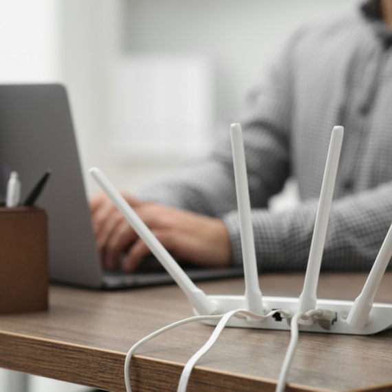 Garantovano ćete imati najbrži internet, samo postavite ruter na ovo mesto u sobi