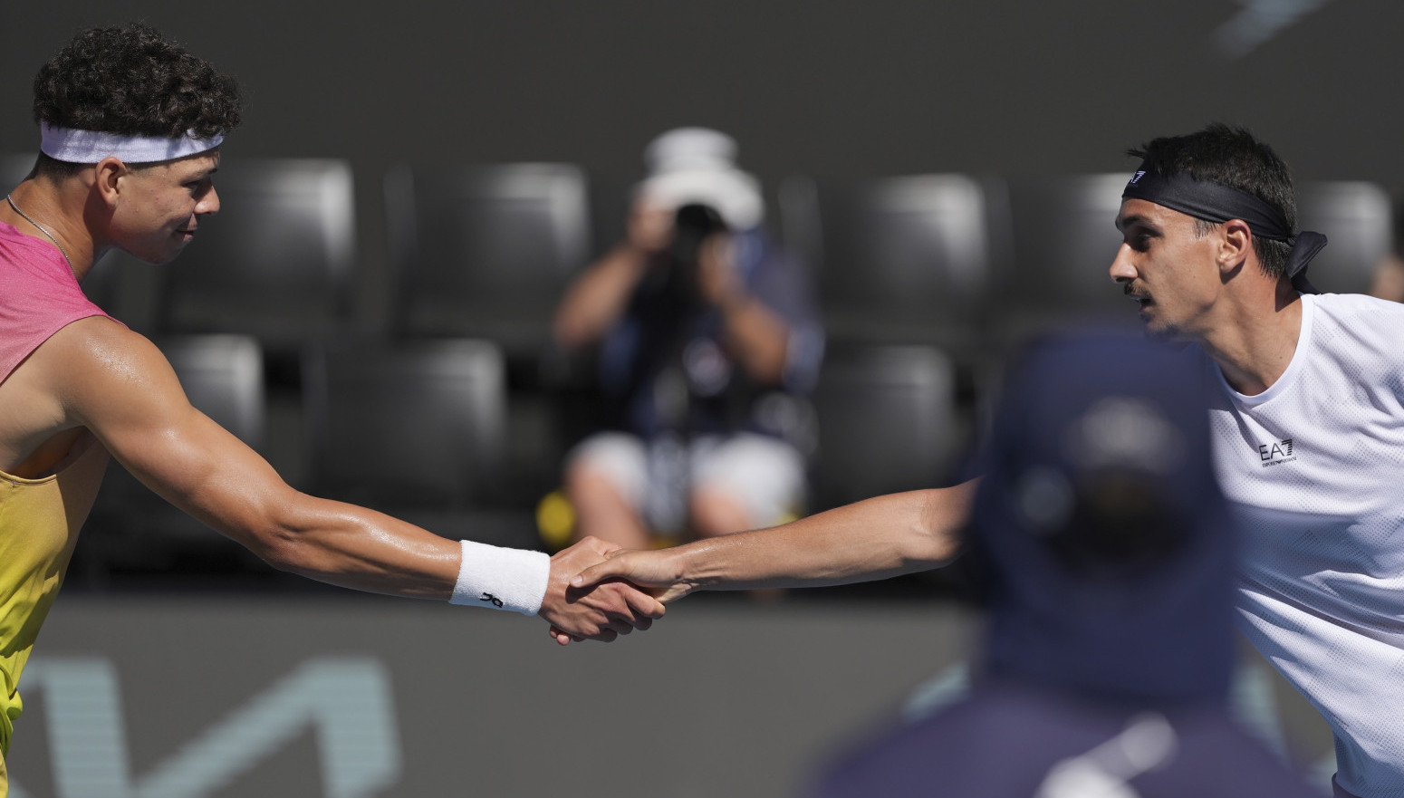 Nestvaran udarac na Rod Lejver Areni – Šelton morao da pruži ruku VIDEO